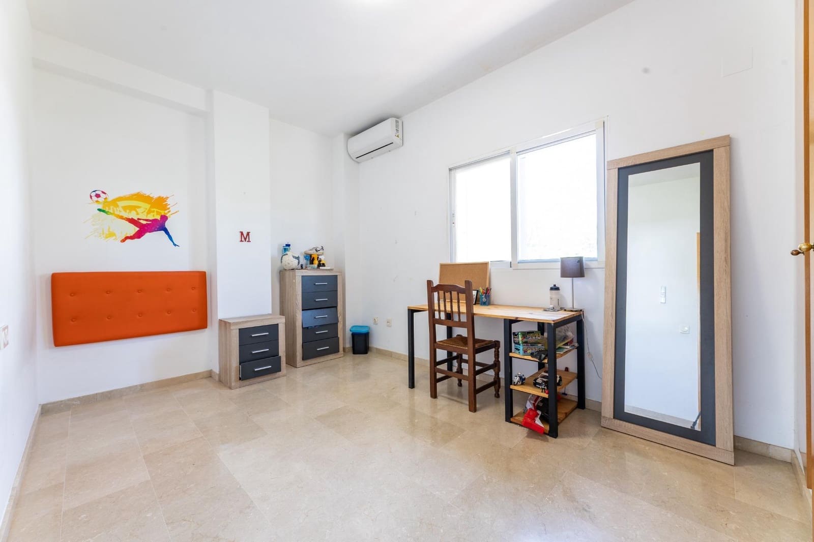 5 quarto Moradia para venda em Paterna com piscina garagem - 660 000 € (Ref: 9820945)