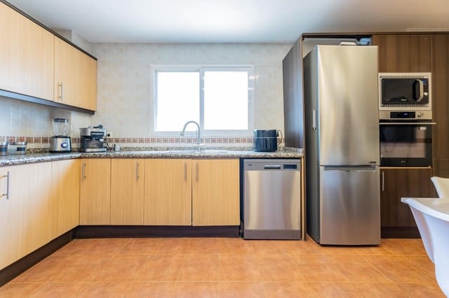 5 quarto Moradia para venda em La Cañada, Paterna com piscina garagem - 660 000 € (Ref: 9820945)