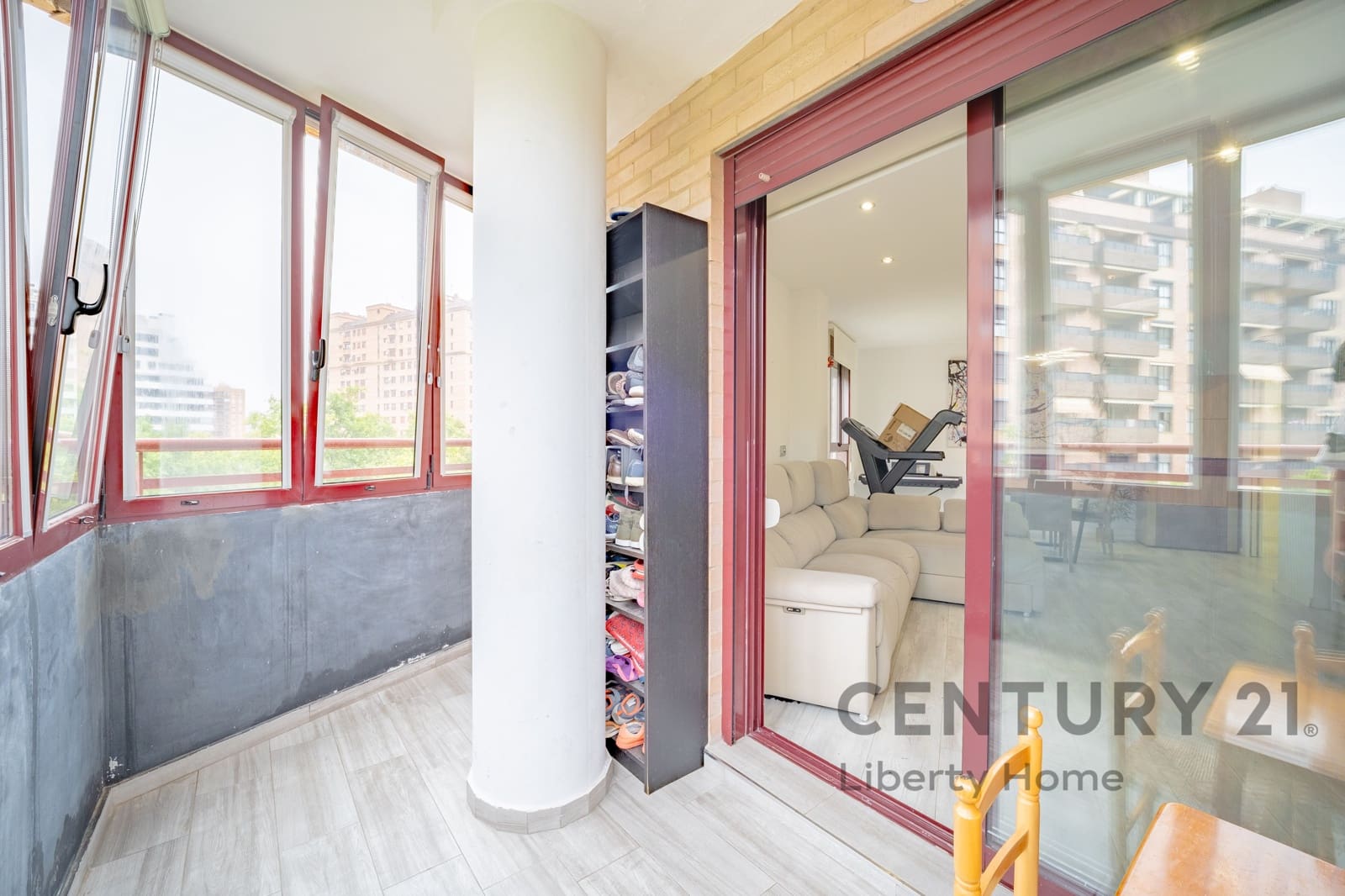 3 makuuhuone Asunto vuokrattavana paikassa Valencia kaupunki mukana uima-altaan 
autotalli - 2 180 € (Ref: 9932366)