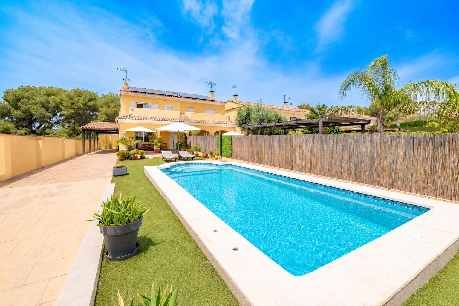 4 bedroom Villa for sale in Naquera with pool garage - € 395,000 (Ref: 9932370)