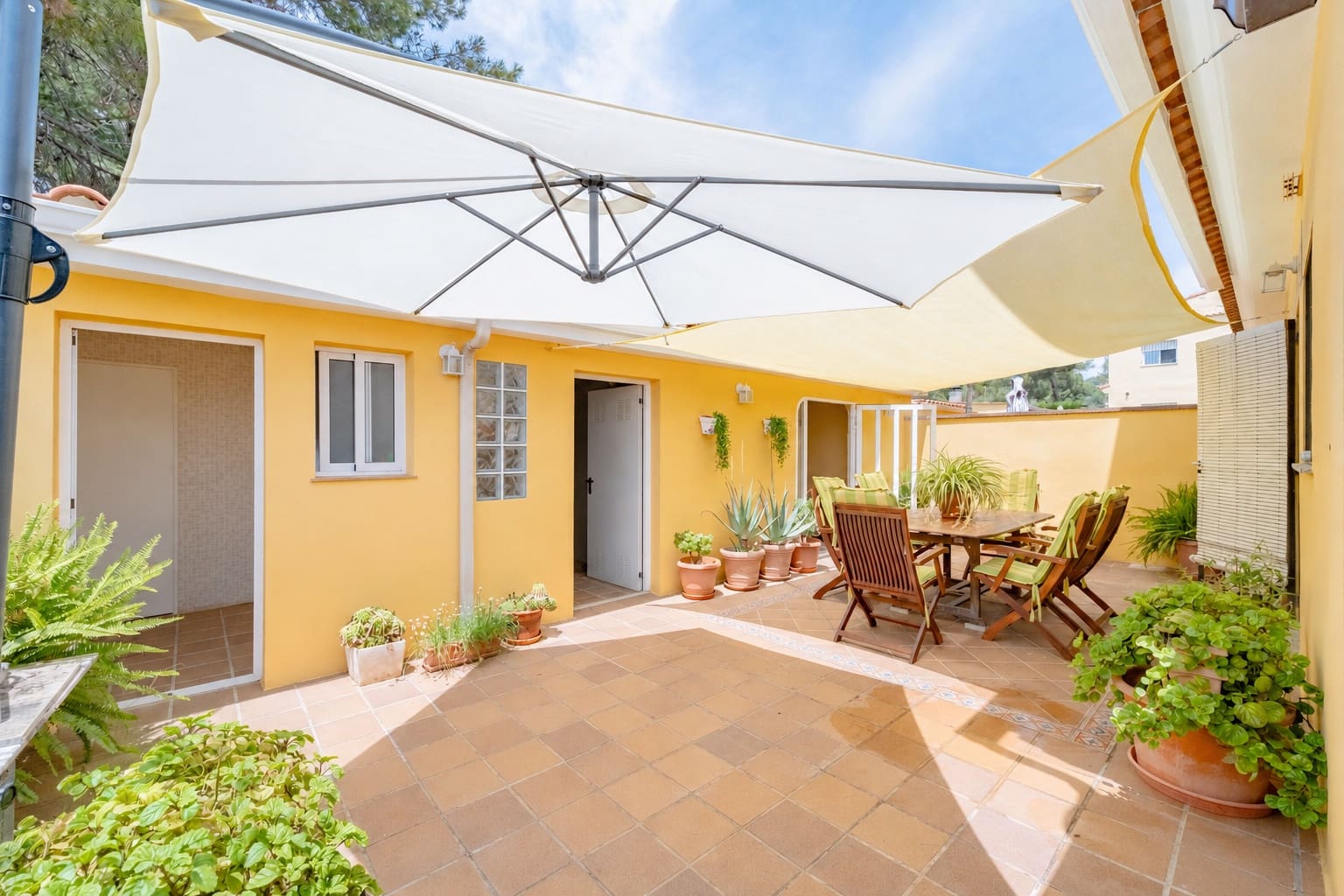 4 bedroom Villa for sale in Naquera with pool garage - € 395,000 (Ref: 9932370)