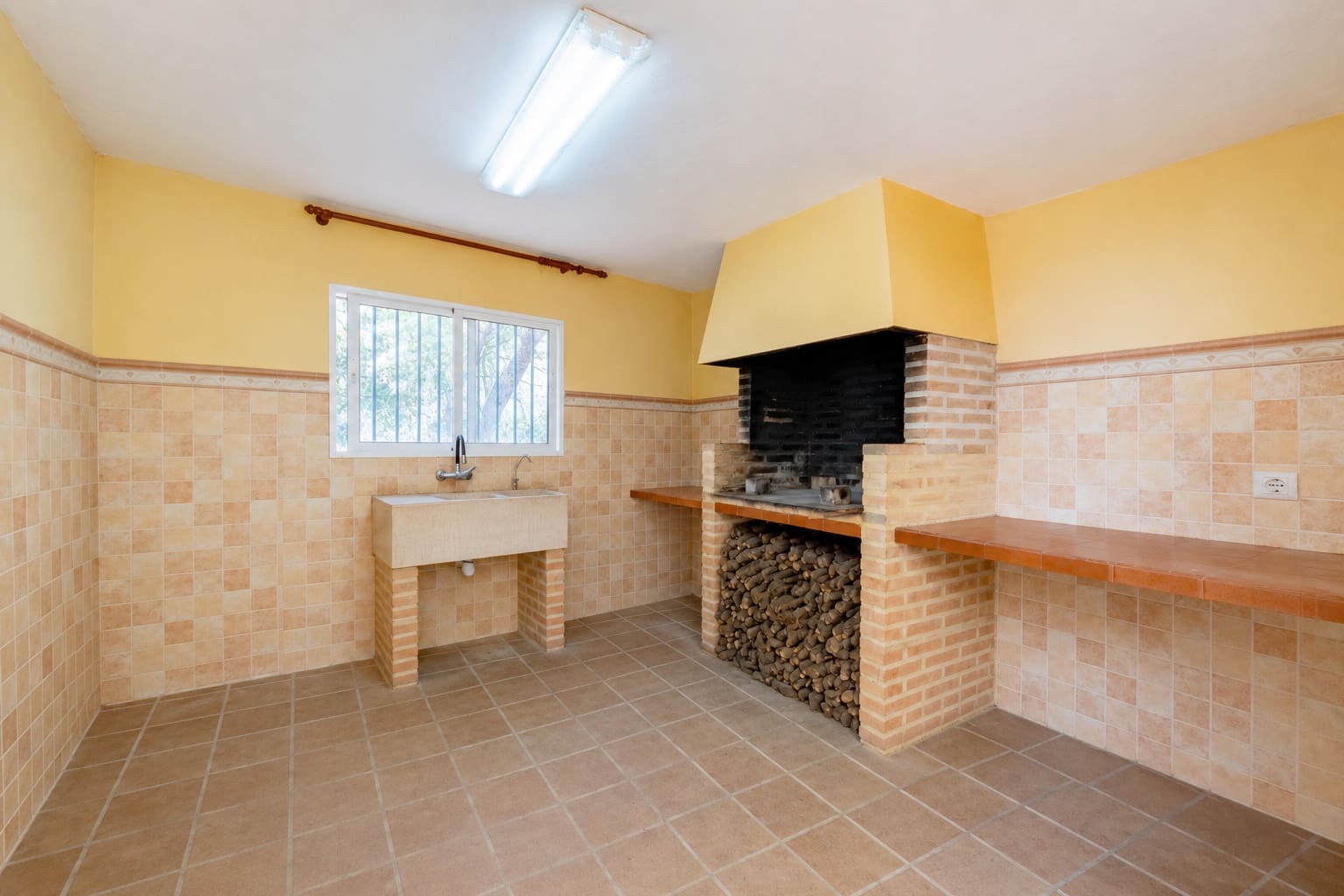 4 bedroom Villa for sale in Naquera with pool garage - € 395,000 (Ref: 9932370)