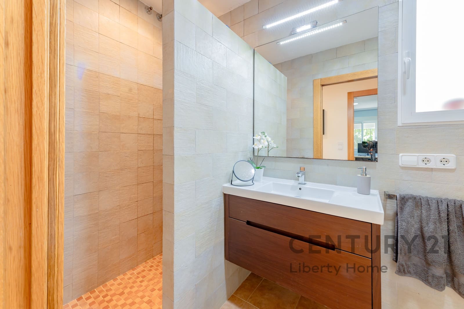 4 bedroom Villa for sale in Naquera with pool garage - € 486,000 (Ref: 9932371)