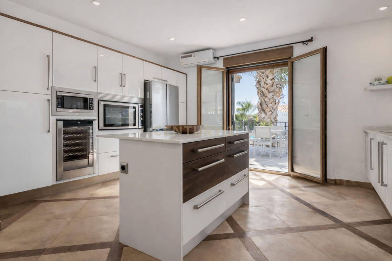 5 soverom Villa til salgs i Betera med svømmebasseng garasje - € 768 000 (Ref: 9945981)