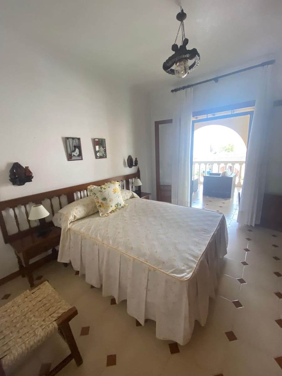 3 bedroom Villa for sale in Calabardina with pool - € 440,000 (Ref: 8184153)