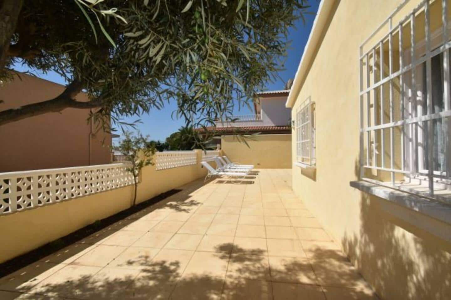 5 slaapkamer Villa te koop in Calarreona met zwembad garage - € 370.000 (Ref: 8184158)