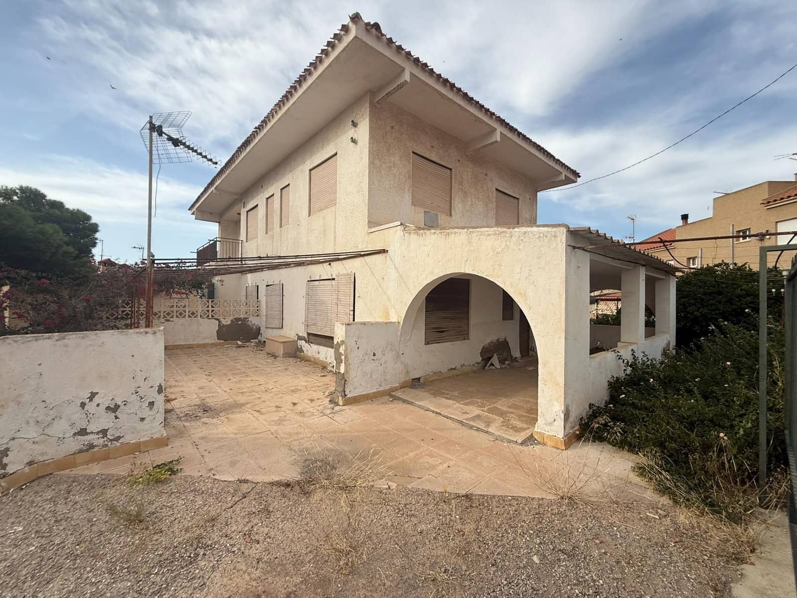 5 bedroom Villa for sale in Calabardina with garage - € 300,000 (Ref: 8184254)