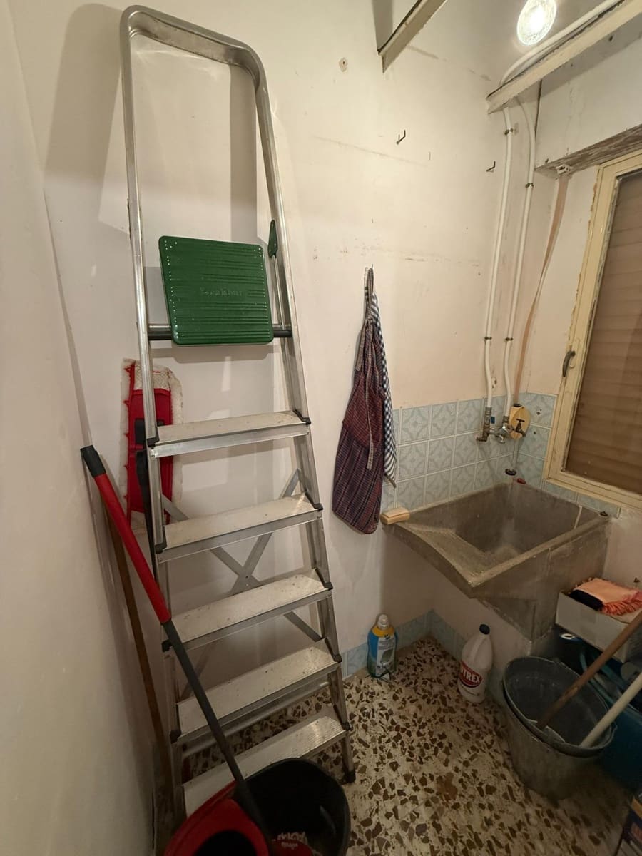 5 bedroom Villa for sale in Calabardina with garage - € 300,000 (Ref: 8184254)