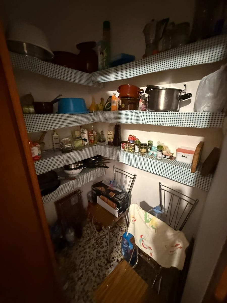 5 bedroom Villa for sale in Calabardina with garage - € 300,000 (Ref: 8184254)