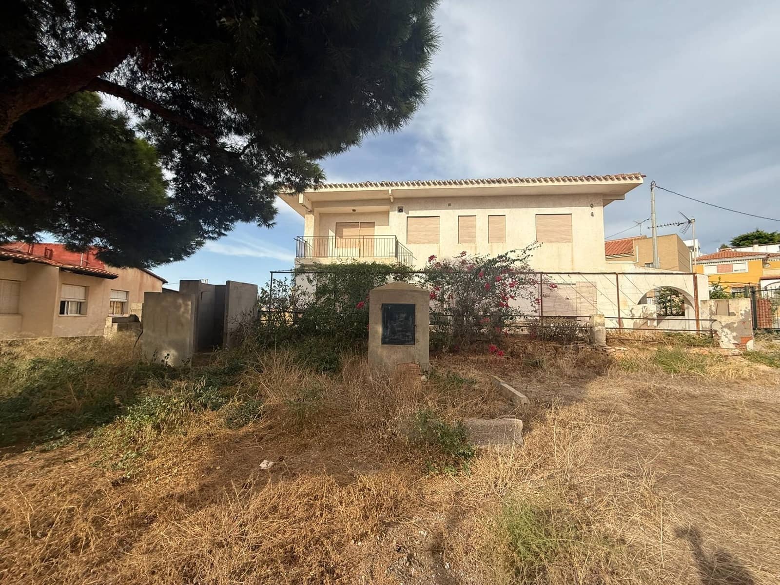 5 bedroom Villa for sale in Calabardina with garage - € 300,000 (Ref: 8184254)