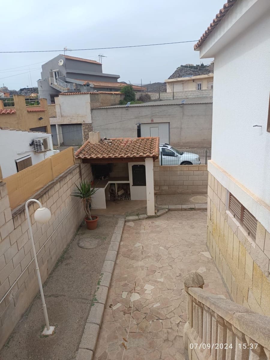 4 makuuhuone Huvila myytävänä paikassa Aguilas mukana uima-altaan 
autotalli - 300 000 € (Ref: 8184262)