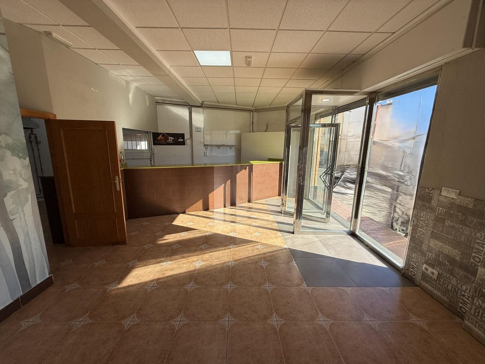 Kommersiell till salu i Aguilas - 130 000 € (Ref: 9649983)