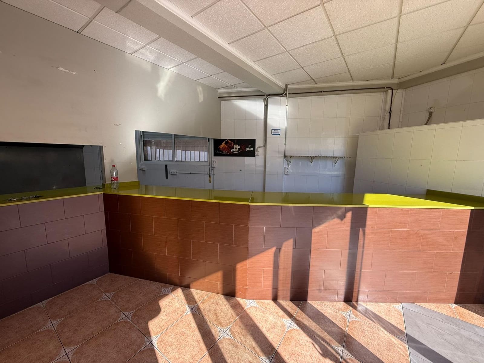 Kommersiell till salu i Aguilas - 130 000 € (Ref: 9649983)