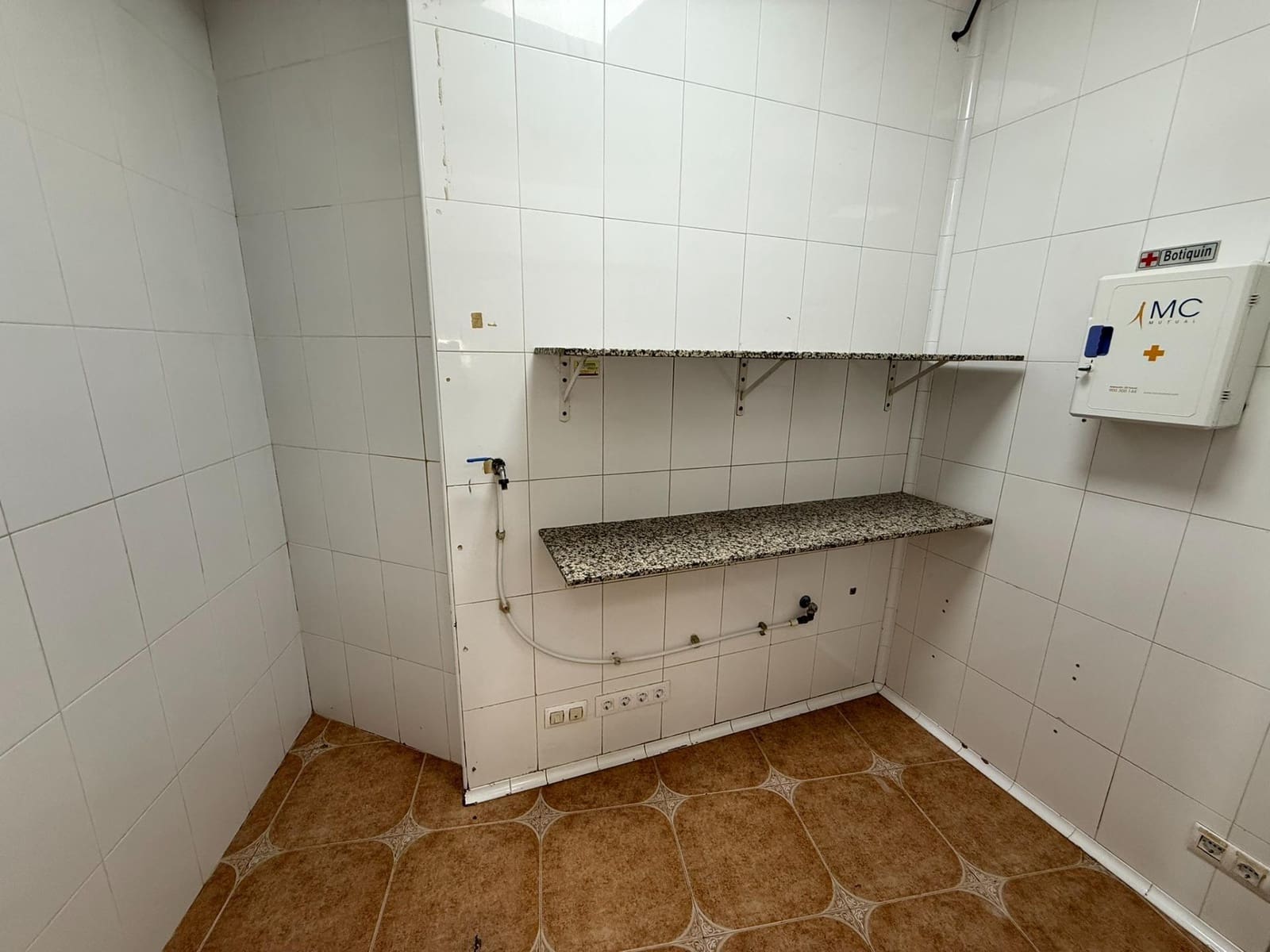 Kommersiell till salu i Aguilas - 130 000 € (Ref: 9649983)