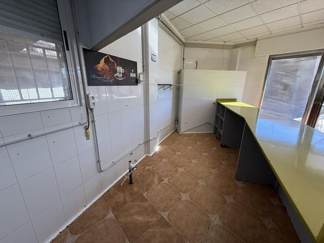 Kommersiell till salu i Aguilas - 130 000 € (Ref: 9649983)