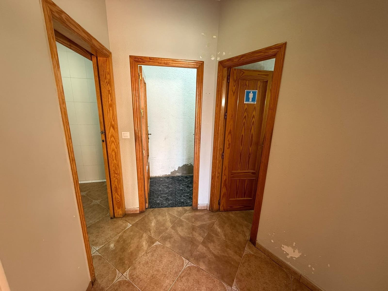 Kommersiell till salu i Aguilas - 130 000 € (Ref: 9649983)