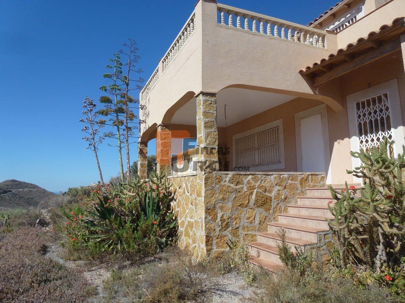 4 bedroom Finca/Country House for sale in Aguilas with garage - € 159,000 (Ref: 9650015)