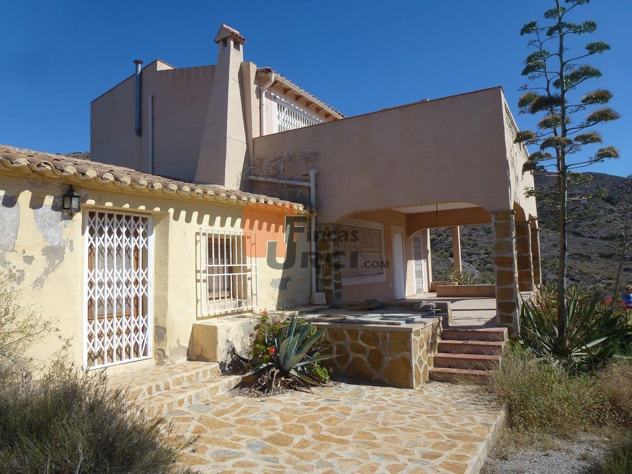 4 bedroom Finca/Country House for sale in Aguilas with garage - € 159,000 (Ref: 9650015)