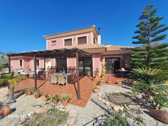 5 bedroom Finca/Country House for sale in Las Majadas - Las Molinetas - Labradorcico, Aguilas with pool garage - € 880,000 (Ref: 9650034)