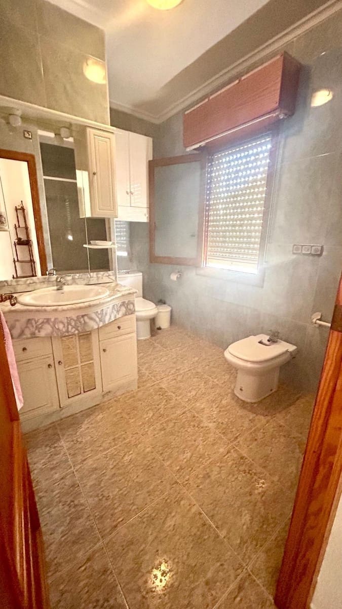 7 makuuhuone Paritalo myytävänä paikassa Aguilas mukana 
autotalli - 360 000 € (Ref: 9650074)