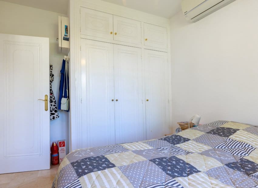 3 bedroom Villa for sale in Villamartin with pool garage - € 374,900 (Ref: 10051965)