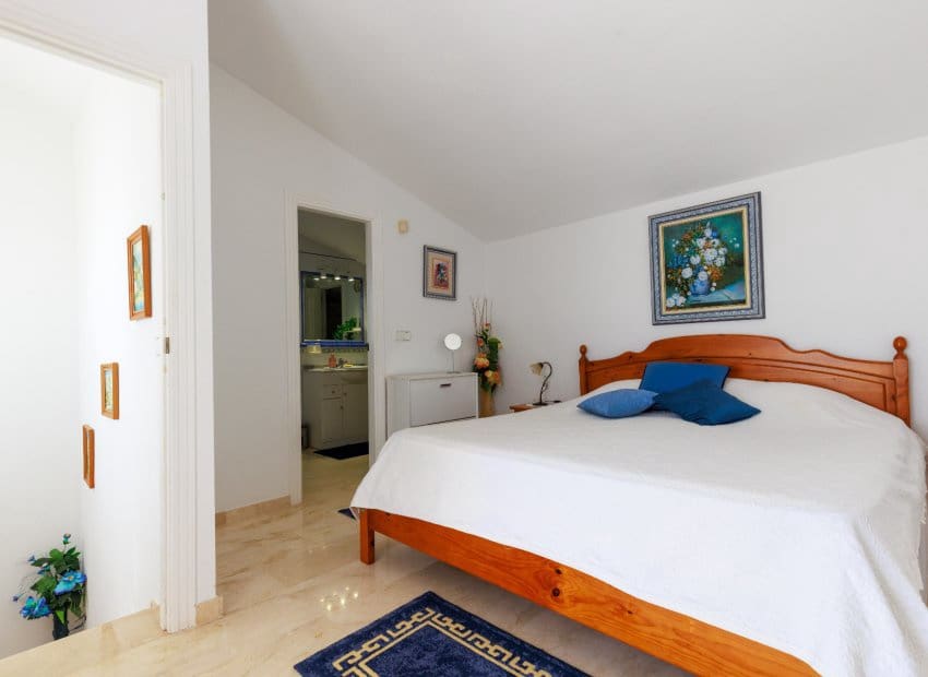 3 bedroom Villa for sale in Villamartin with pool garage - € 374,900 (Ref: 10051965)