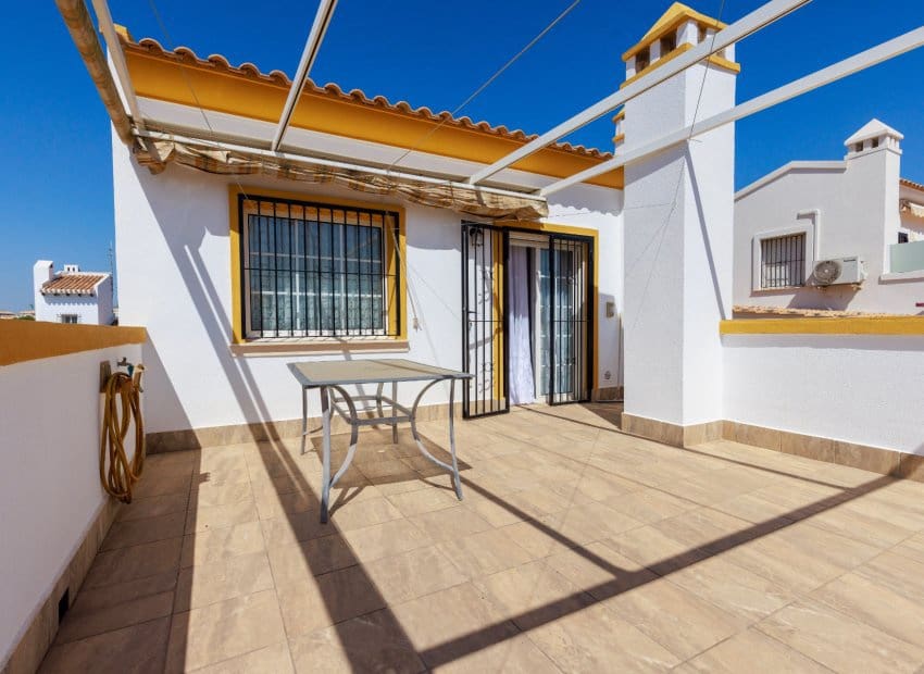 3 bedroom Villa for sale in Villamartin with pool garage - € 374,900 (Ref: 10051965)