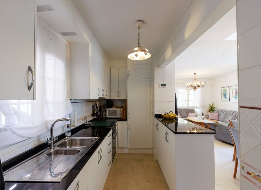 3 bedroom Villa for sale in Villamartin with pool garage - € 374,900 (Ref: 10051965)
