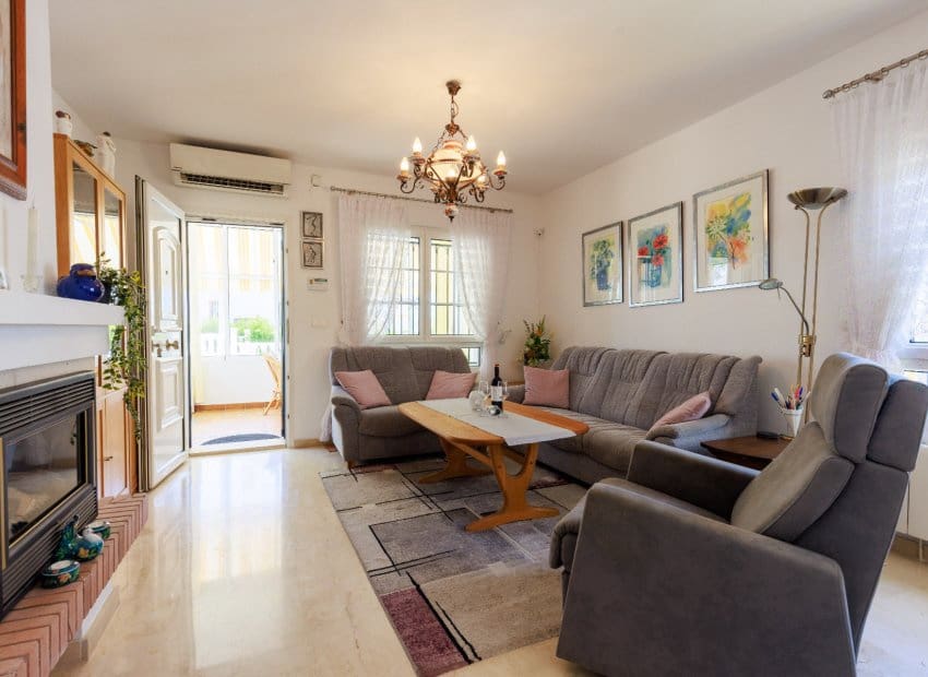 3 bedroom Villa for sale in Villamartin with pool garage - € 374,900 (Ref: 10051965)
