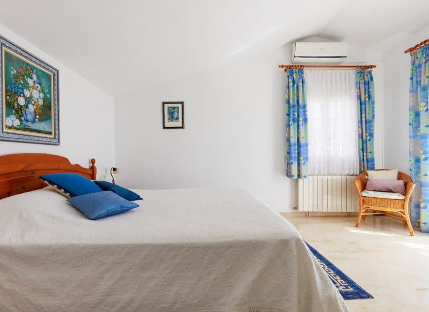 3 bedroom Villa for sale in Villamartin with pool garage - € 374,900 (Ref: 10051965)
