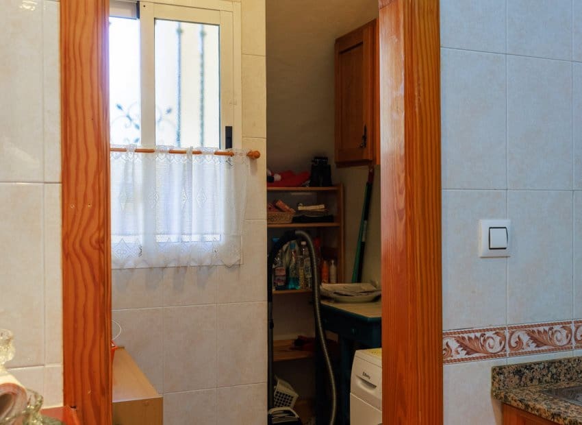 2 Zimmer Bungalow zu verkaufen in Villamartin mit Pool Garage - 145.000 € (Ref: 10060983)