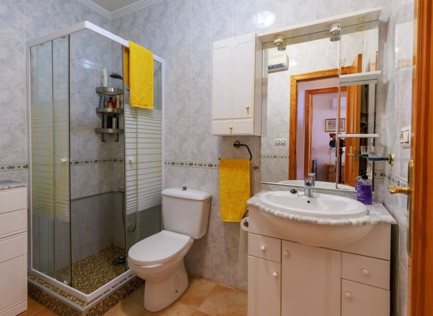 2 Zimmer Bungalow zu verkaufen in Villamartin mit Pool Garage - 145.000 € (Ref: 10060983)