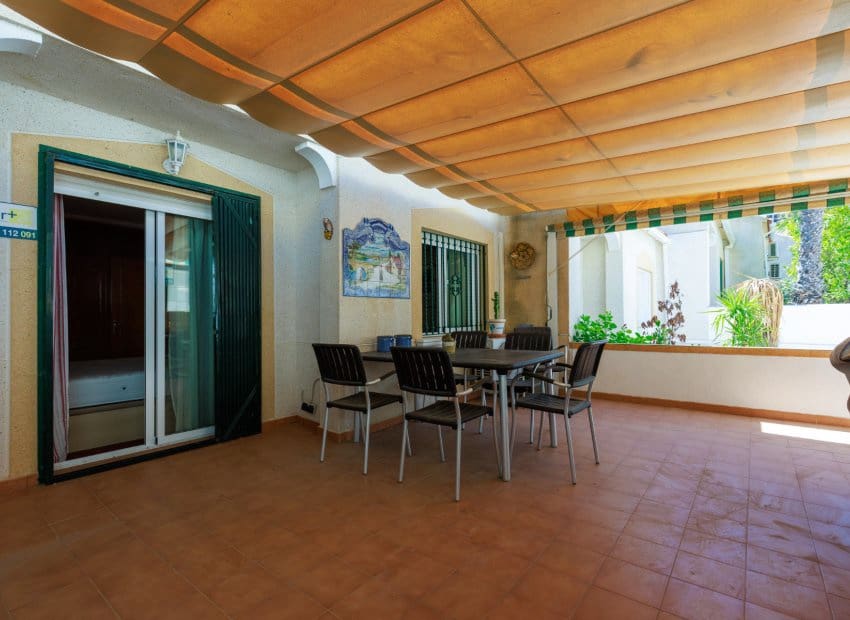 2 Zimmer Bungalow zu verkaufen in Villamartin mit Pool Garage - 145.000 € (Ref: 10060983)