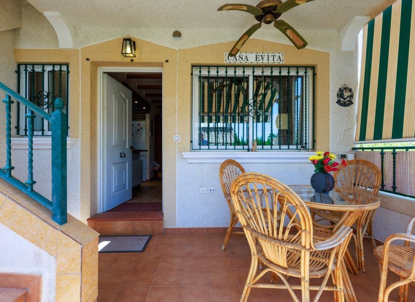 2 Zimmer Bungalow zu verkaufen in Villamartin mit Pool Garage - 145.000 € (Ref: 10060983)