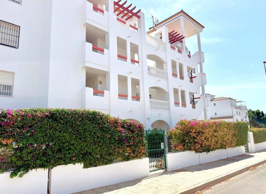 2 quarto Apartamento para venda em Villamartin com piscina garagem - 209 900 € (Ref: 10089689)