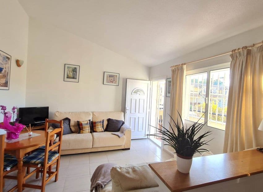 2 quarto Penthouse para venda em Campoamor com piscina - 129 950 € (Ref: 10101000)