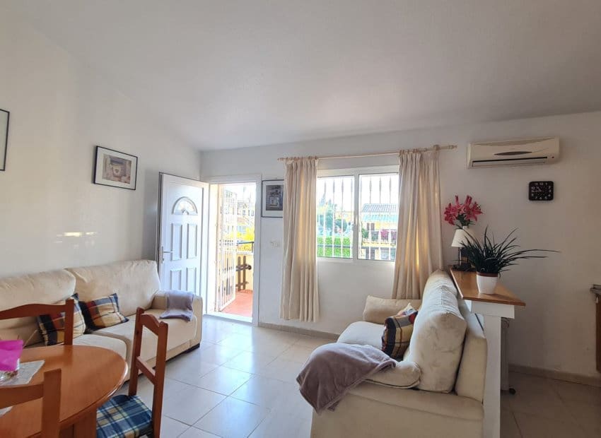 2 quarto Penthouse para venda em Campoamor com piscina - 129 950 € (Ref: 10101000)