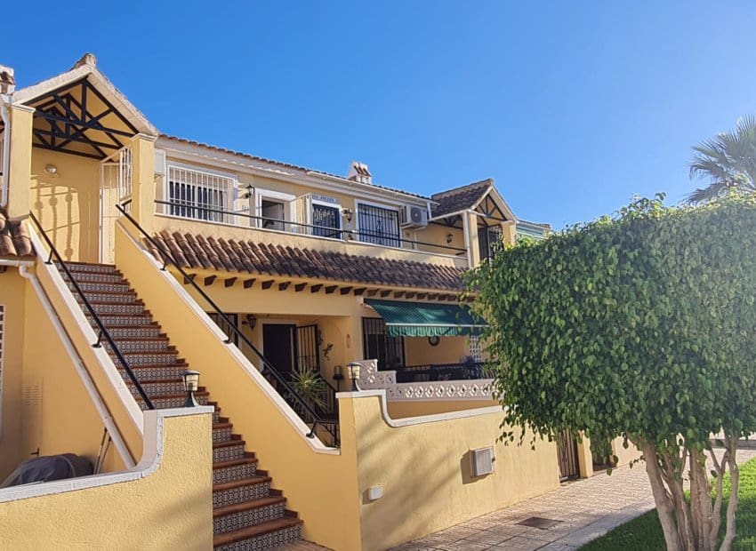 2 quarto Penthouse para venda em Campoamor com piscina - 129 950 € (Ref: 10101000)