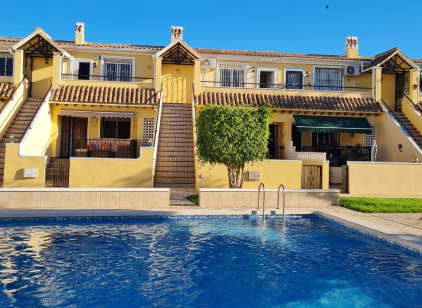 2 quarto Penthouse para venda em Campoamor com piscina - 129 950 € (Ref: 10101000)