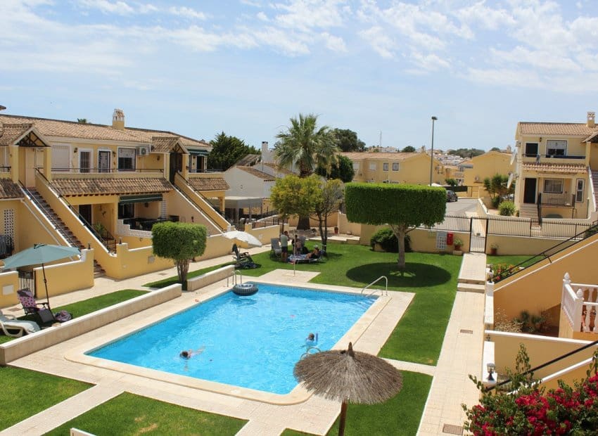 2 quarto Penthouse para venda em Campoamor com piscina - 129 950 € (Ref: 10101000)