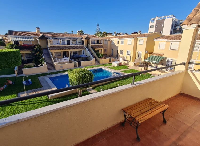 2 quarto Penthouse para venda em Campoamor com piscina - 129 950 € (Ref: 10101000)