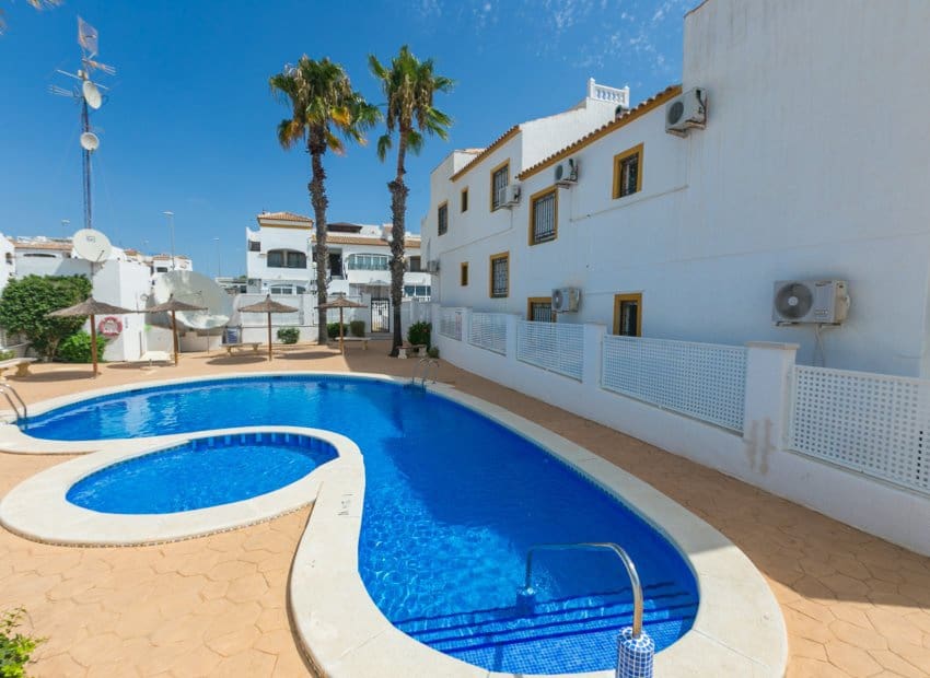 2 sovrum Takvåning till salu i Vistabella med pool - 129 999 € (Ref: 10131894)