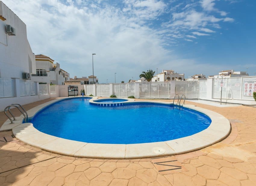 2 sovrum Takvåning till salu i Vistabella med pool - 129 999 € (Ref: 10131894)