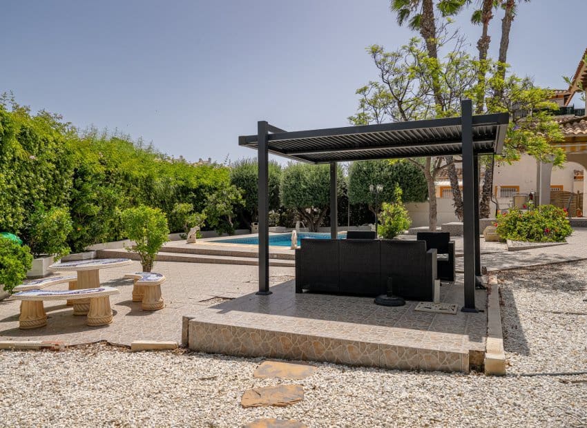 3 sovrum Villa till salu i Playa Flamenca med pool - 529 900 € (Ref: 10131896)