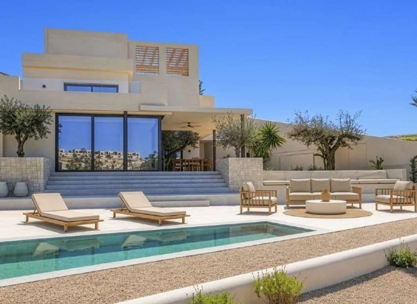 4 Zimmer Villa zu verkaufen in La Marina mit Pool Garage - 1.497.750 € (Ref: 10131911)