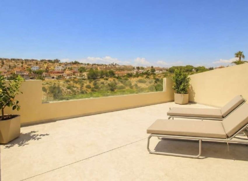 4 Zimmer Villa zu verkaufen in La Marina mit Pool Garage - 1.497.750 € (Ref: 10131911)