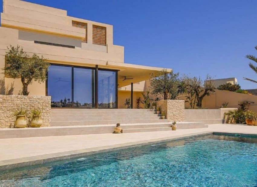 4 Zimmer Villa zu verkaufen in La Marina mit Pool Garage - 1.497.750 € (Ref: 10131911)
