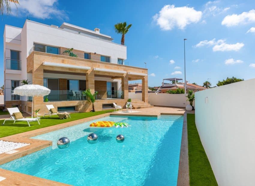 4 camera da letto Villa in vendita in Ciudad Quesada con piscina garage - 988.505 € (Rif: 10131923)