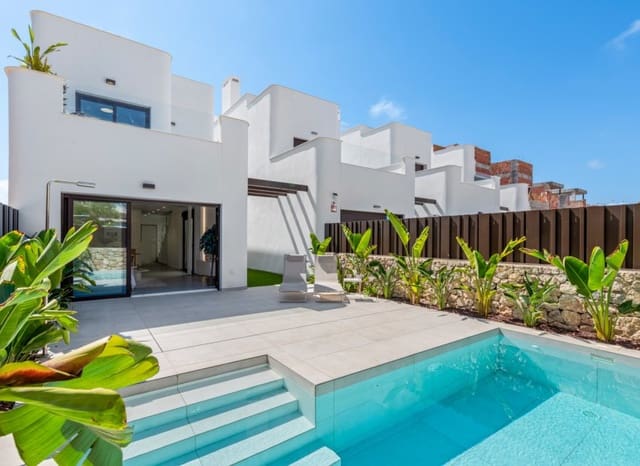 Chalet de 3 habitaciones en Mil Palmeras, Pilar de la Horadada en venta con piscina - 559.900 € (Ref: 10131932)