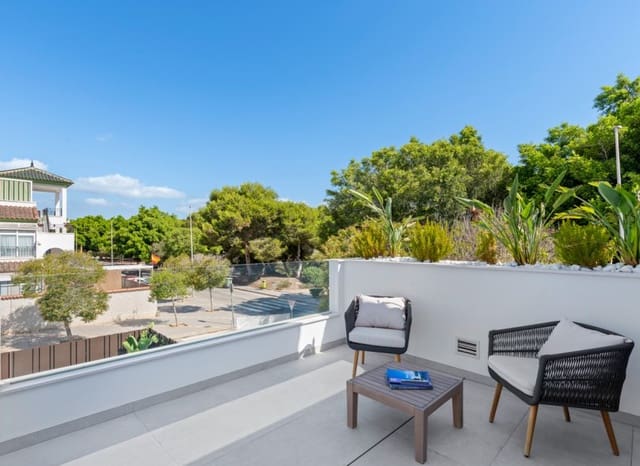 Chalet de 3 habitaciones en Mil Palmeras, Pilar de la Horadada en venta con piscina - 559.900 € (Ref: 10131932)